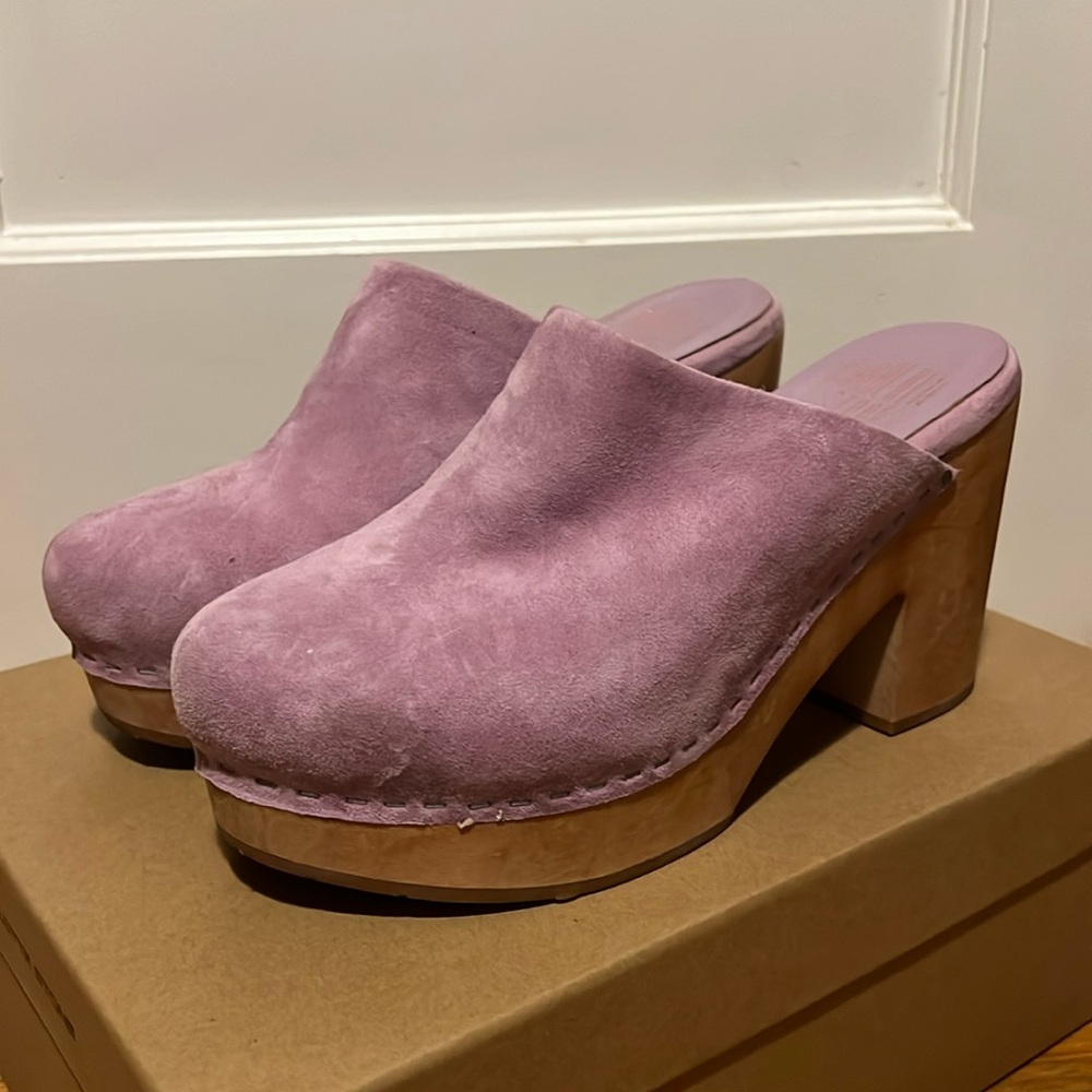 Charlotte Stone clogs 4” light violet